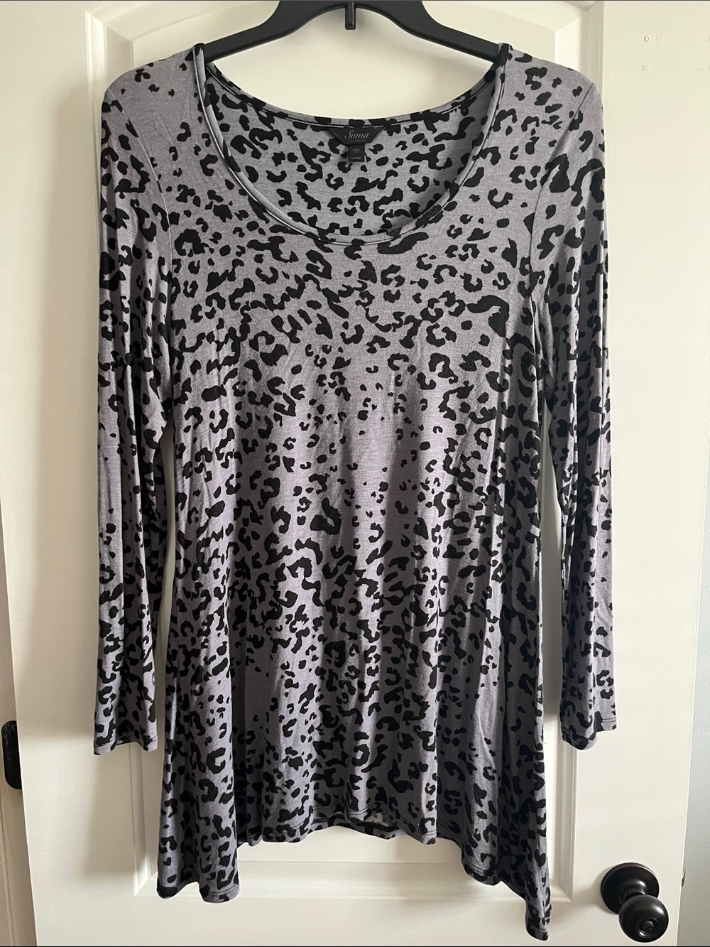 Soma Gray and Black Leopard Print Tunic Top